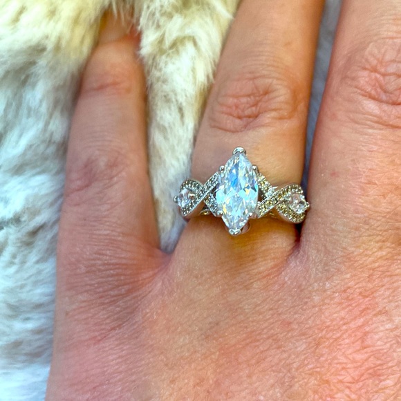 NWOT Bling engagement style ring - Picture 1 of 3